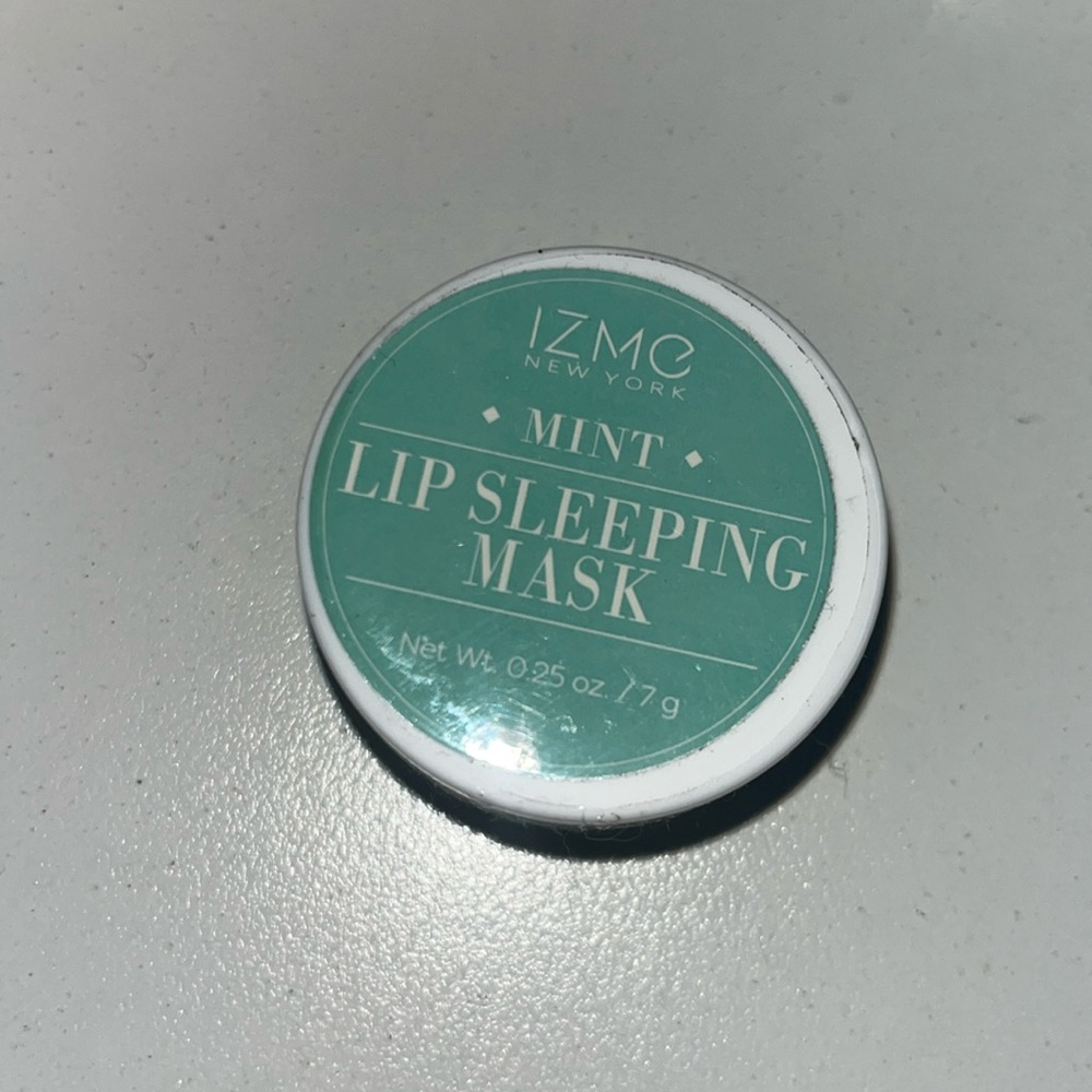 - Lip sleeping mask mint flavored